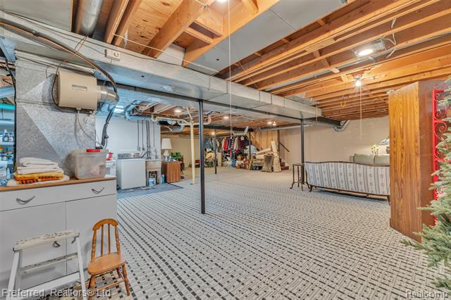 Builiding view thirty eight for 14285 Adams, Livonia, MI. 48154