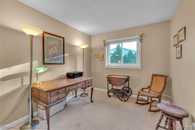 Builiding view thirty five for 14285 Adams, Livonia, MI. 48154