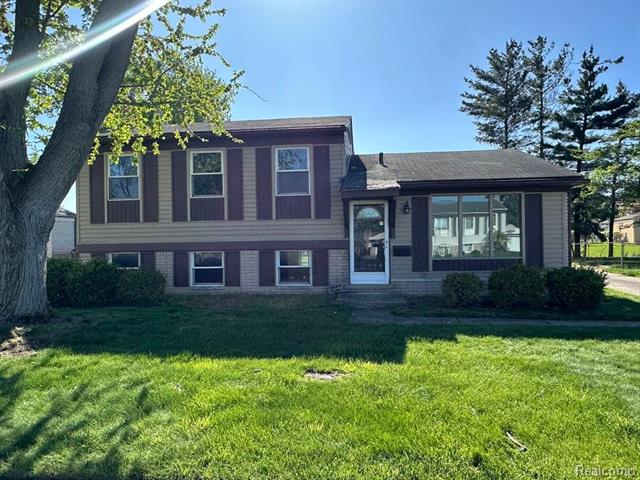 front view for 14127 Marie, Livonia, Mi. 48154