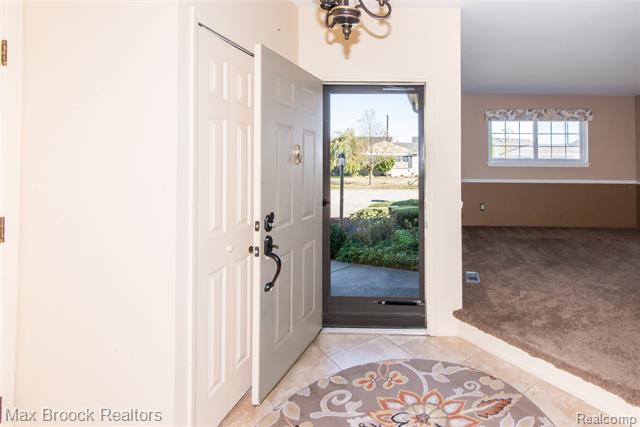 Builiding view two for 14411 Nola, Livonia, MI. 48154