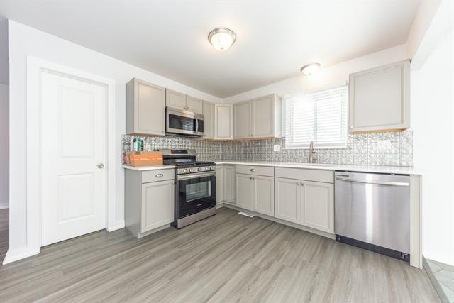 Builiding view seven for 38393 Mason, Livonia, MI. 48154