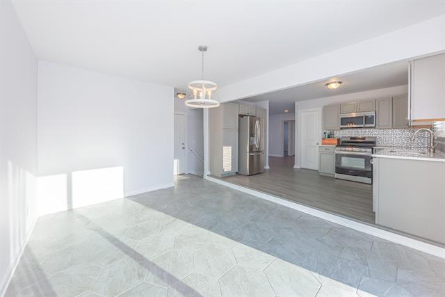 Builiding view thirteen for 38393 Mason, Livonia, MI. 48154