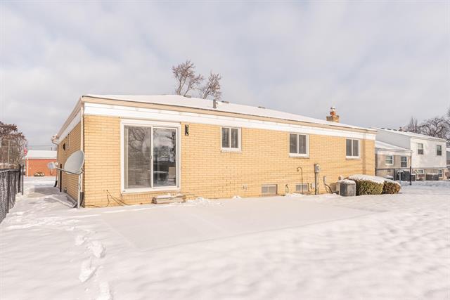 Builiding view twenty eight for 38393 Mason, Livonia, MI. 48154