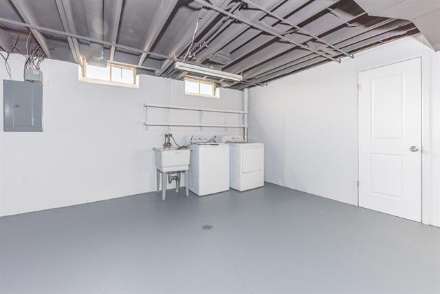 Builiding view twenty four for 38393 Mason, Livonia, MI. 48154