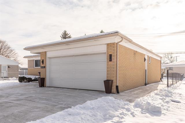 Builiding view two for 38393 Mason, Livonia, MI. 48154