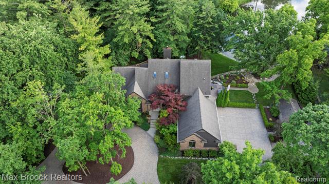 Builiding view eighty for 40360 Harmony, Northville, MI. 48167