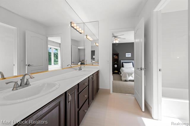 Builiding view thirty nine for 40360 Harmony, Northville, MI. 48167