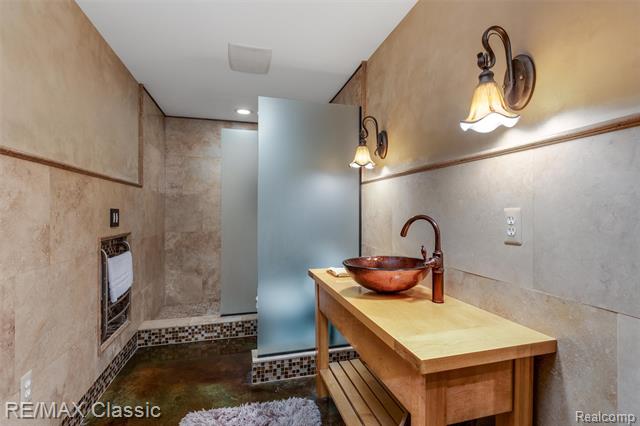 Builiding view forty five for 17994 Stonebrook, Northville, MI. 48168