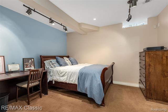 Builiding view forty three for 17994 Stonebrook, Northville, MI. 48168