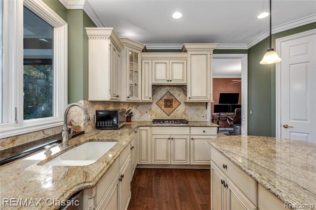 Builiding view sixteen for 17994 Stonebrook, Northville, MI. 48168