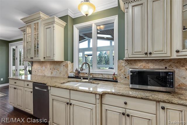 Builiding view thirteen for 17994 Stonebrook, Northville, MI. 48168