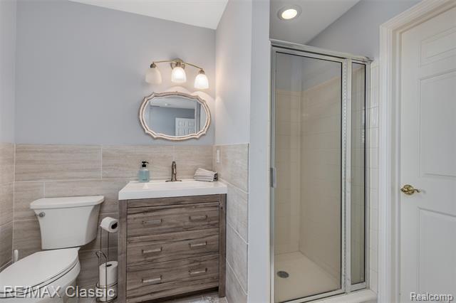 Builiding view thirty two for 17994 Stonebrook, Northville, MI. 48168