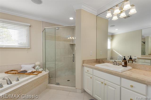 Builiding view thirty for 17994 Stonebrook, Northville, MI. 48168