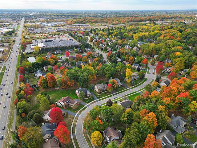 Builiding view six for 39405 Windsome, Northville, MI. 48167