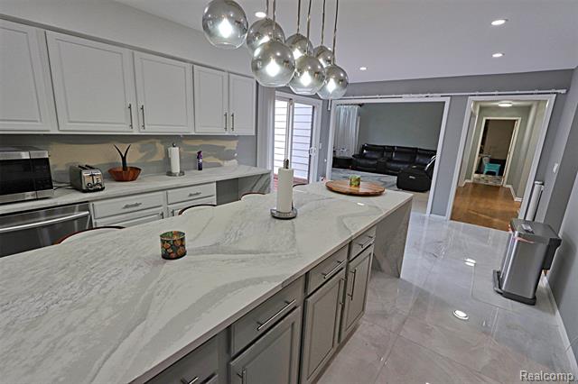 Builiding view thirteen for 39405 Windsome, Northville, MI. 48167