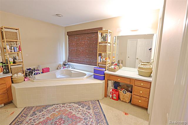 Builiding view thirty eight for 39405 Windsome, Northville, MI. 48167