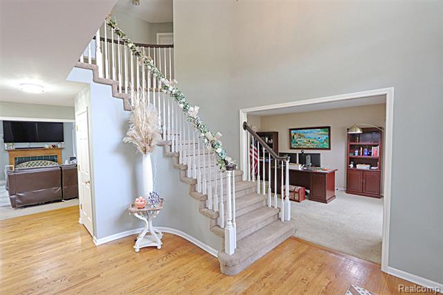 Builiding view twenty three for 39405 Windsome, Northville, MI. 48167