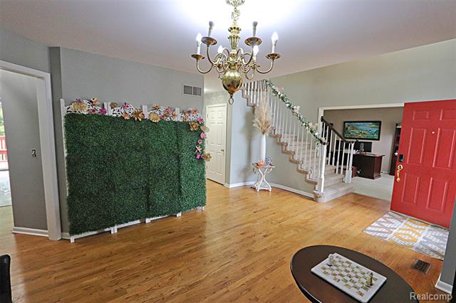 Builiding view twenty two for 39405 Windsome, Northville, MI. 48167