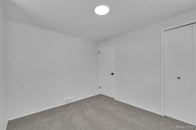 Builiding view thirty eight for 23520 Rockingham, Southfield, MI. 48033