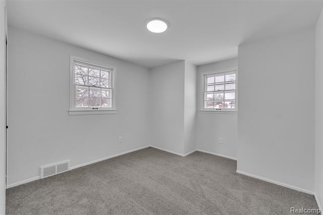 Builiding view thirty seven for 23520 Rockingham, Southfield, MI. 48033