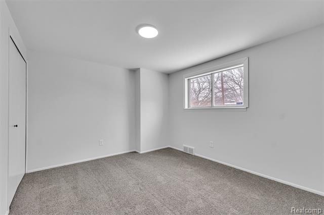 Builiding view thirty for 23520 Rockingham, Southfield, MI. 48033