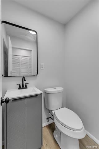 Builiding view twenty eight for 23520 Rockingham, Southfield, MI. 48033