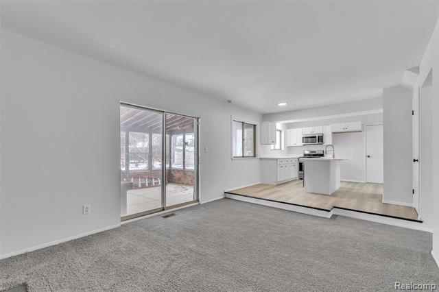 Builiding view twenty five for 23520 Rockingham, Southfield, MI. 48033