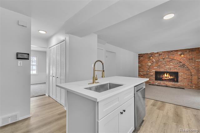 Builiding view twenty for 23520 Rockingham, Southfield, MI. 48033