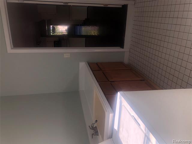 Builiding view ten for 40745 N Northville, Northville, MI. 48168