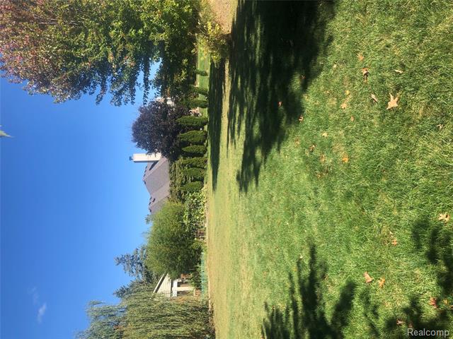 Builiding view thirty for 40745 N Northville, Northville, MI. 48168