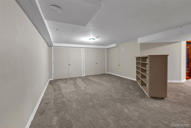 Builiding view eighty for 46575 Red Oak, Northville, MI. 48168