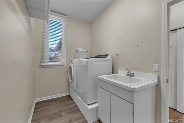 Builiding view fifty nine for 46575 Red Oak, Northville, MI. 48168