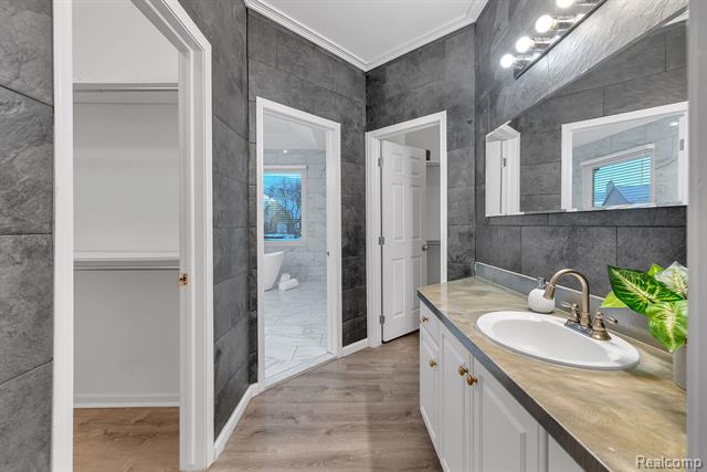 Builiding view fifty one for 46575 Red Oak, Northville, MI. 48168