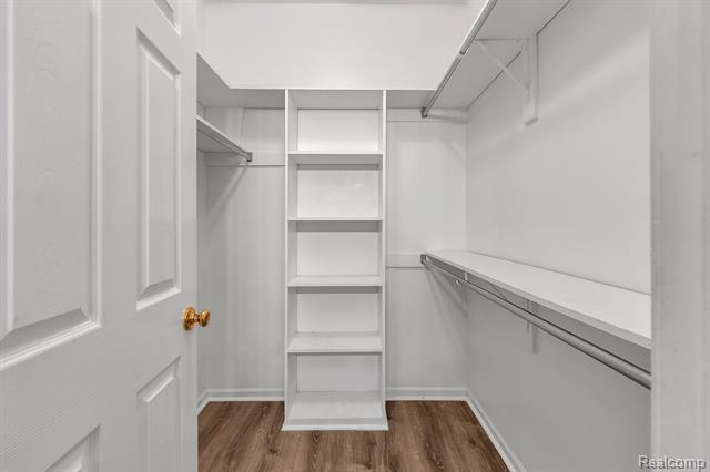 Builiding view fifty two for 46575 Red Oak, Northville, MI. 48168