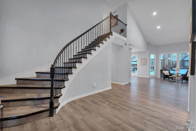 Builiding view forty eight for 46575 Red Oak, Northville, MI. 48168