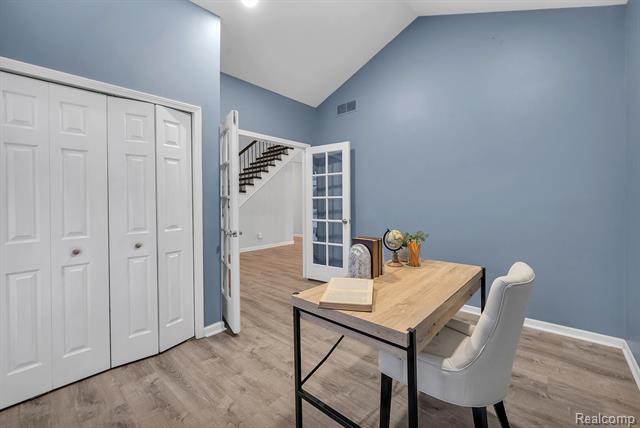 Builiding view forty seven for 46575 Red Oak, Northville, MI. 48168