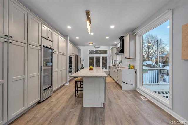 Builiding view forty two for 46575 Red Oak, Northville, MI. 48168