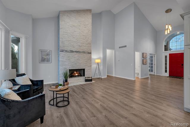 Builiding view forty for 46575 Red Oak, Northville, MI. 48168