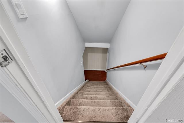 Builiding view seventy five for 46575 Red Oak, Northville, MI. 48168