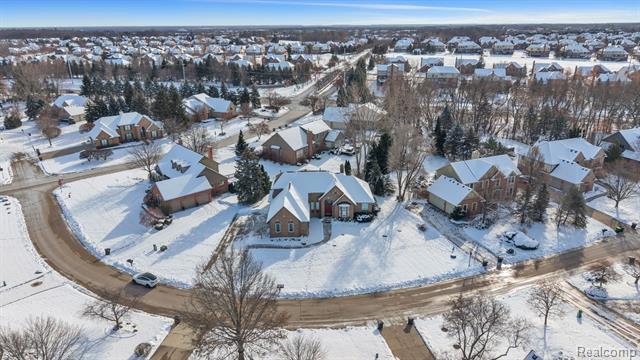 Builiding view six for 46575 Red Oak, Northville, MI. 48168