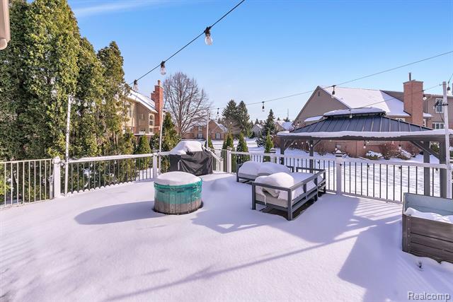 Builiding view sixteen for 46575 Red Oak, Northville, MI. 48168