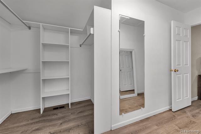 Builiding view sixty seven for 46575 Red Oak, Northville, MI. 48168