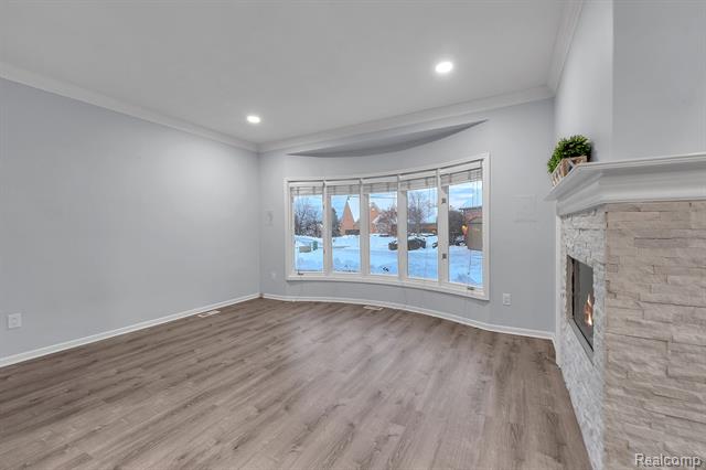 Builiding view sixty two for 46575 Red Oak, Northville, MI. 48168