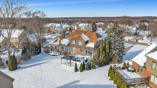 Builiding view twenty eight for 46575 Red Oak, Northville, MI. 48168