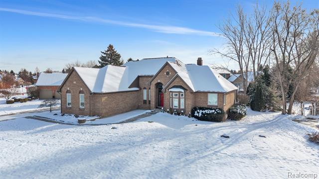 Builiding view twenty three for 46575 Red Oak, Northville, MI. 48168