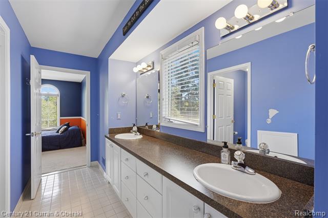 Builiding view forty four for 24081 Wintergreen, Novi, MI. 48374