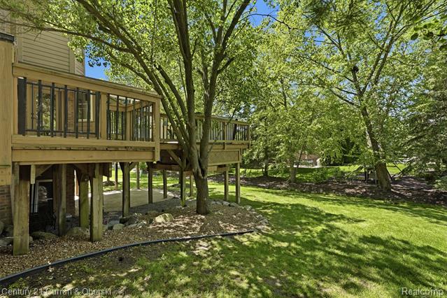 Builiding view sixty four for 24081 Wintergreen, Novi, MI. 48374