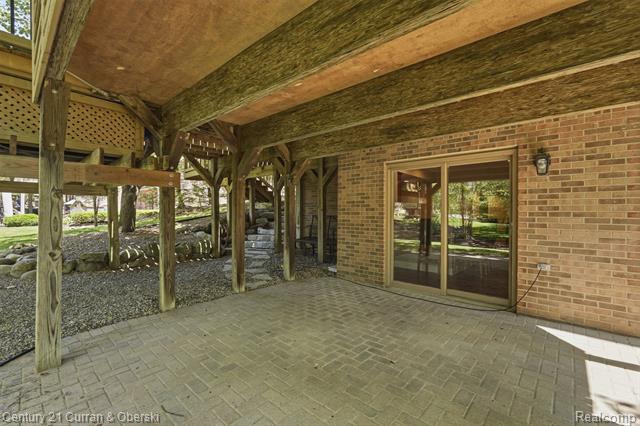 Builiding view sixty seven for 24081 Wintergreen, Novi, MI. 48374