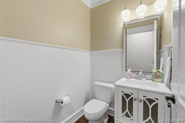 Builiding view thirty two for 24081 Wintergreen, Novi, MI. 48374