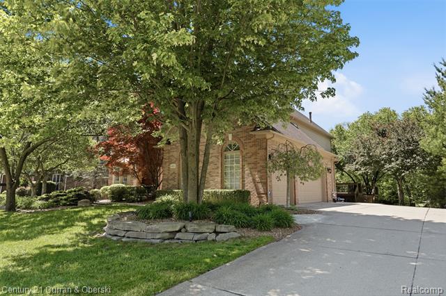 Builiding view three for 24081 Wintergreen, Novi, MI. 48374